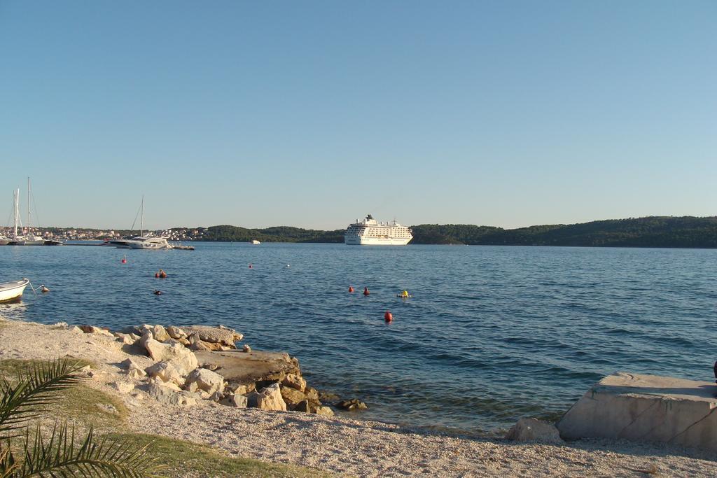 Apartment Nives Trogir Exterior foto